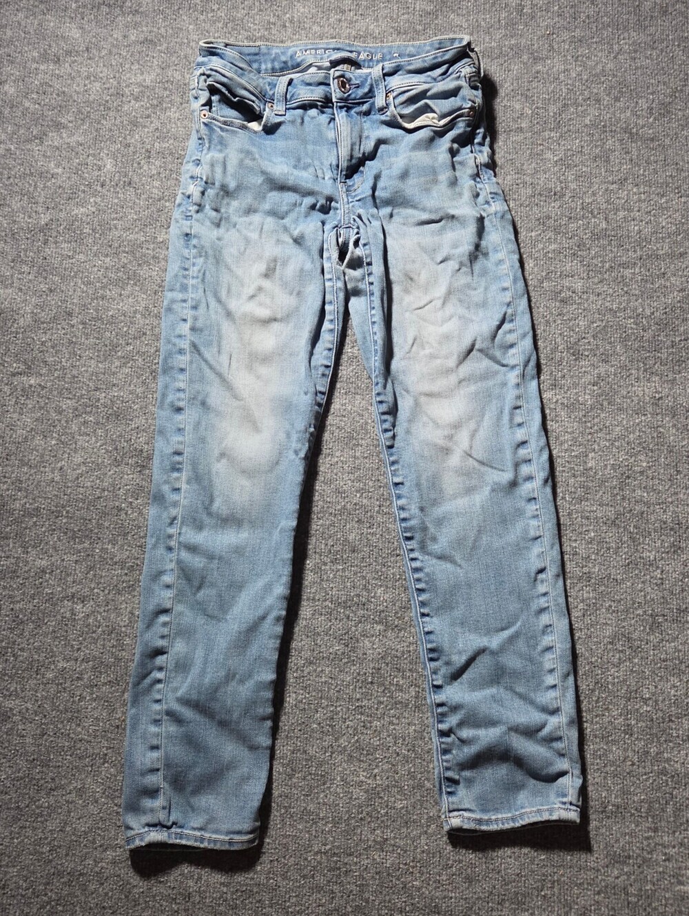 American Eagle Light Wash Stretch Jeans Size 6 Regular